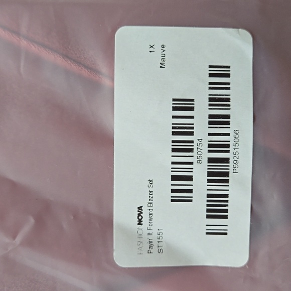 Fashion Nova "Payin' it Forward" Blazer Set - Picture 3 of 5